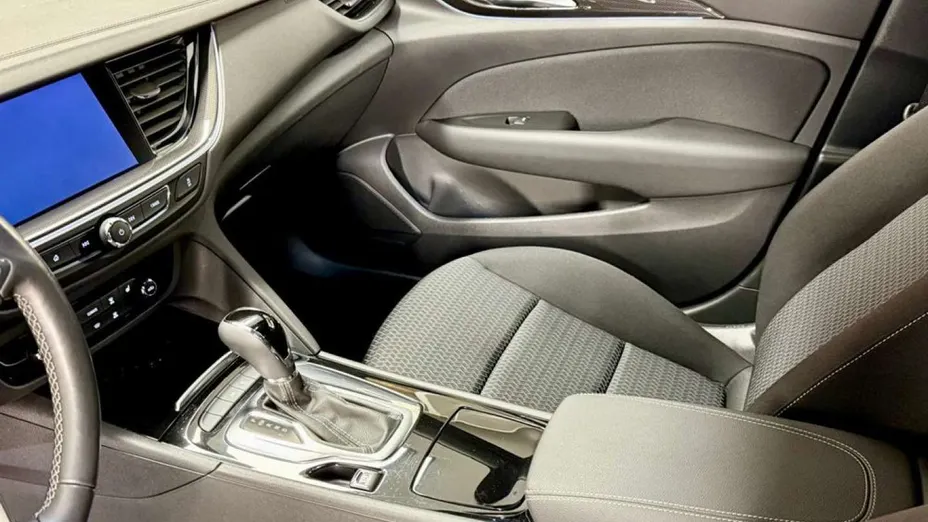 OPEL Insignia -