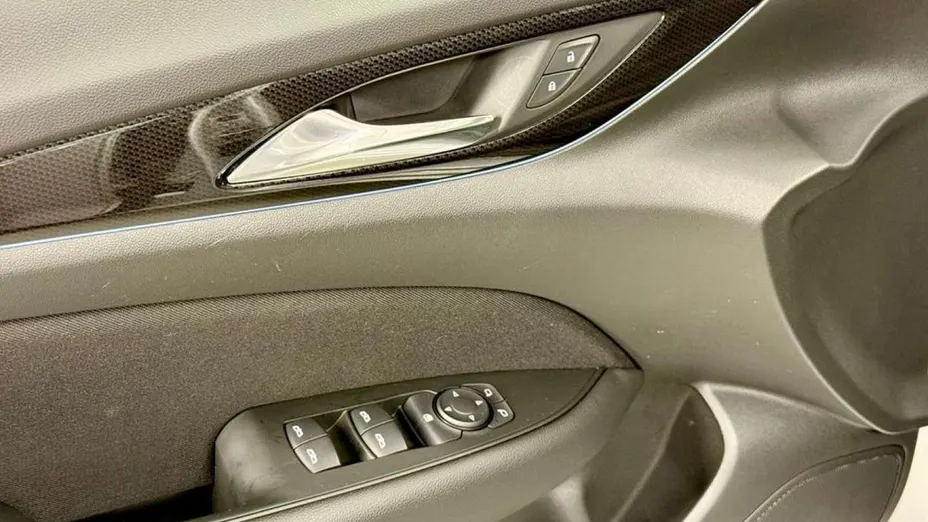 OPEL Insignia -
