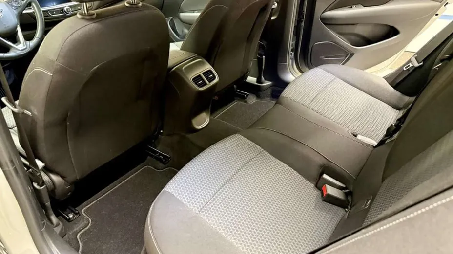 OPEL Insignia -