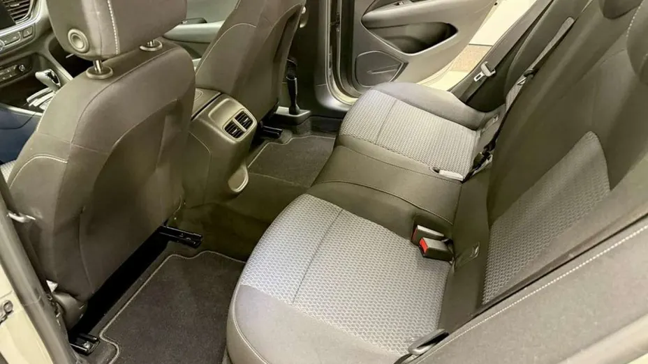 OPEL Insignia -