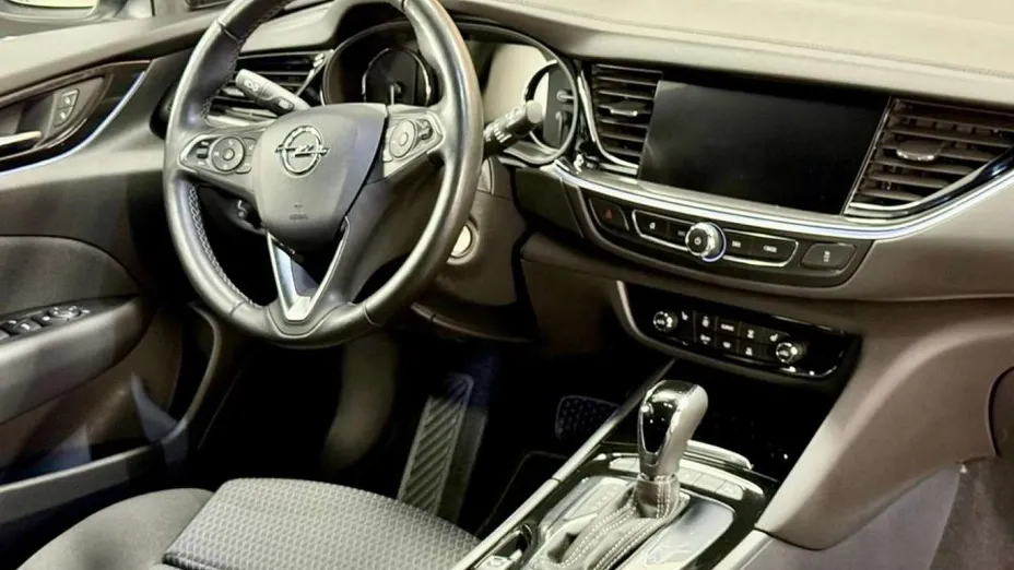 OPEL Insignia -