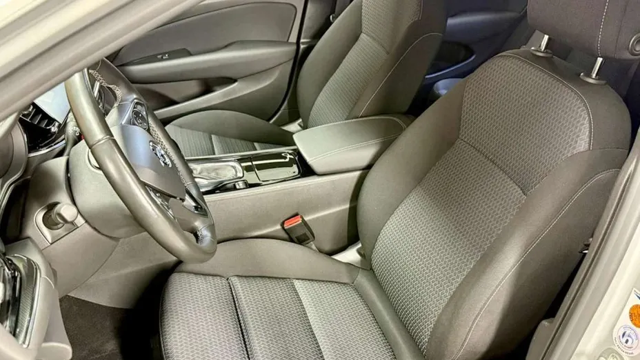 OPEL Insignia -