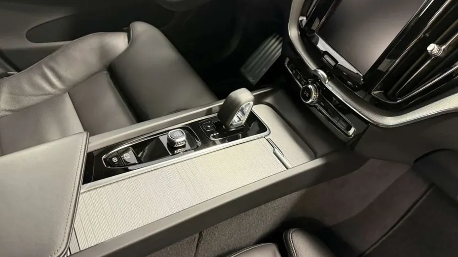 VOLVO XC60 -