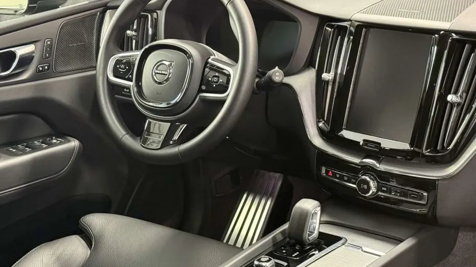 VOLVO XC60 -