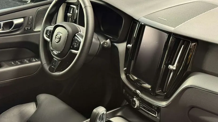VOLVO XC60 -
