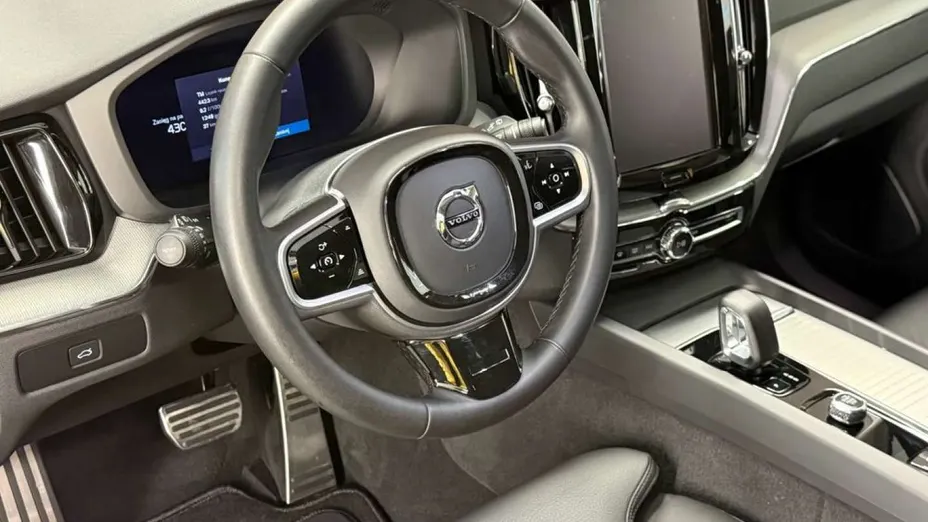 VOLVO XC60 -