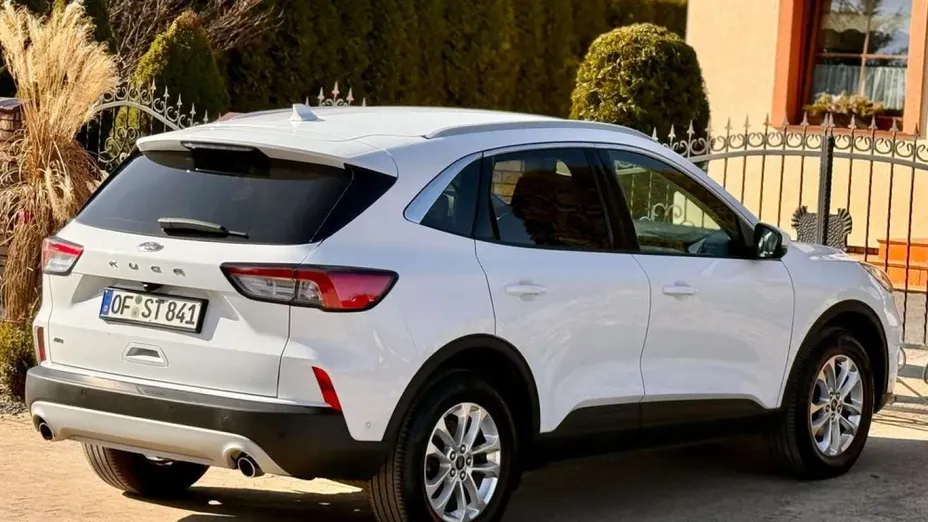 FORD Kuga -