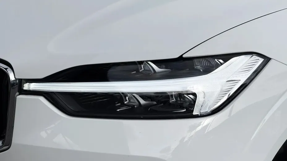 VOLVO XC60 -