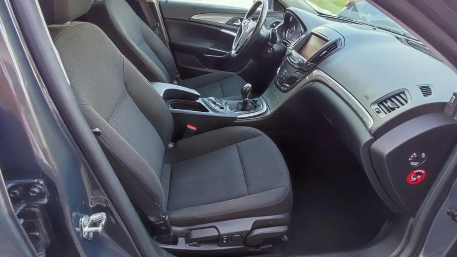 OPEL Insignia -