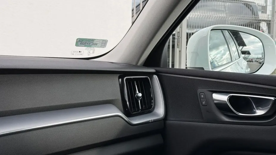 VOLVO XC60 -