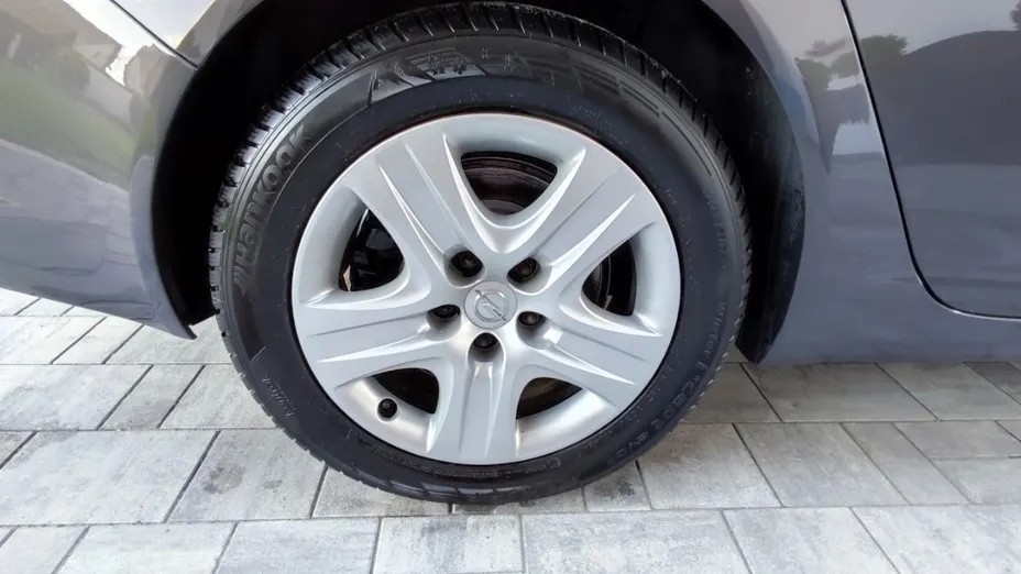 OPEL Insignia -