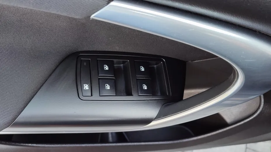 OPEL Insignia -