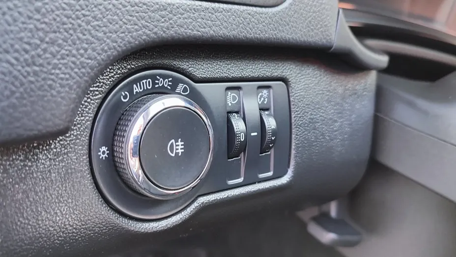 OPEL Insignia -