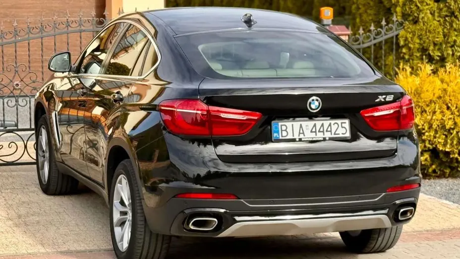 BMW X6 -