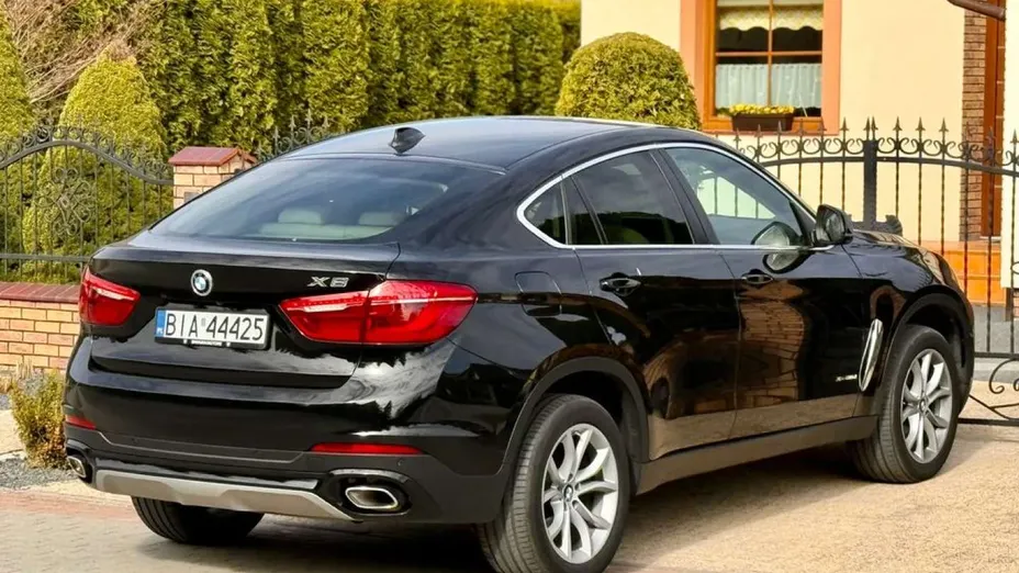 BMW X6 -