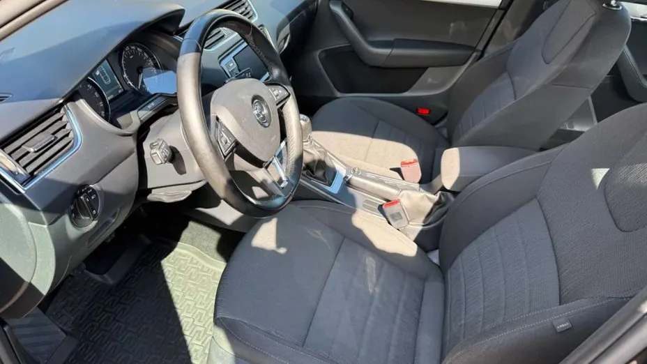 SKODA Octavia -