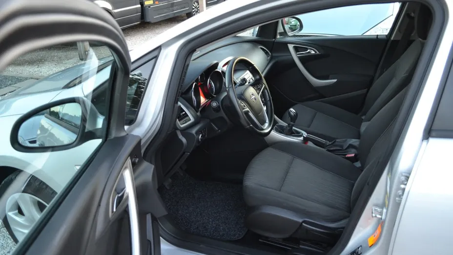 OPEL Astra -