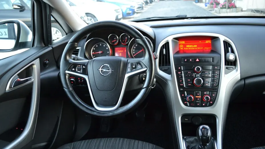 OPEL Astra -