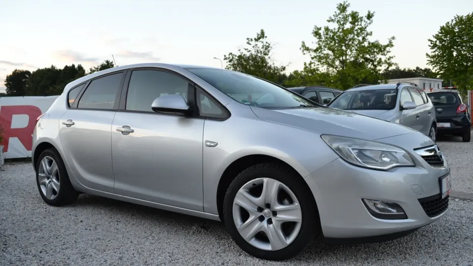 OPEL Astra -