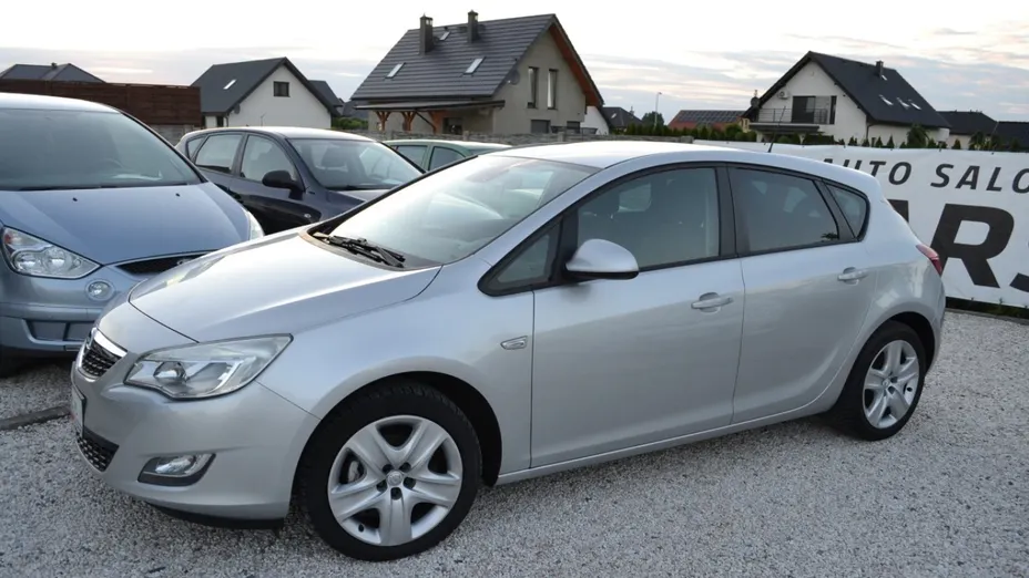 OPEL Astra -