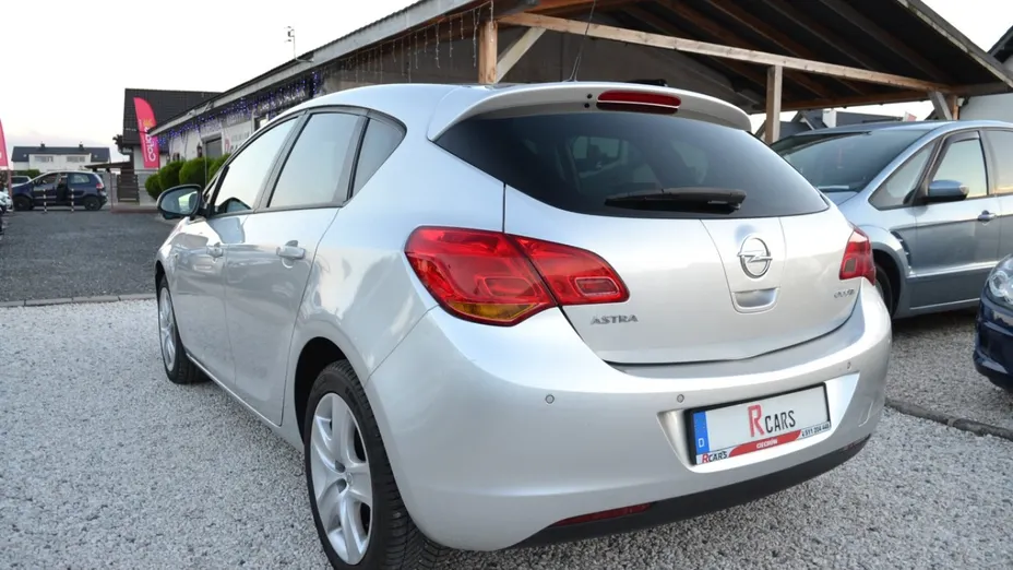 OPEL Astra -