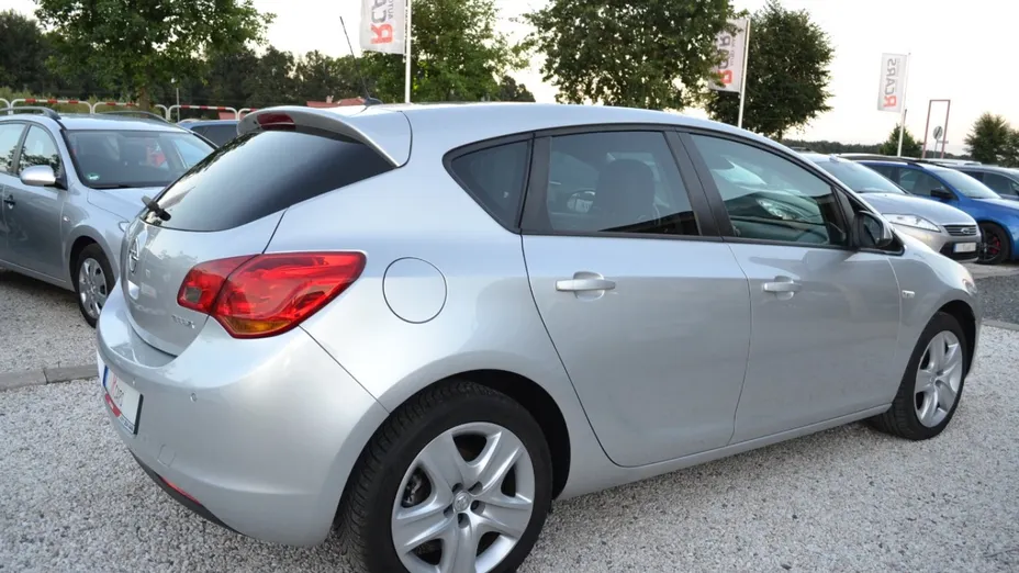 OPEL Astra -