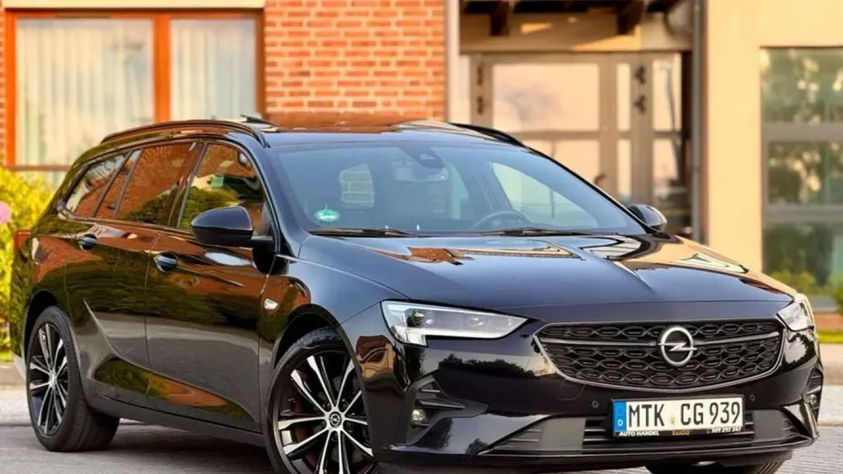 OPEL Insignia -
