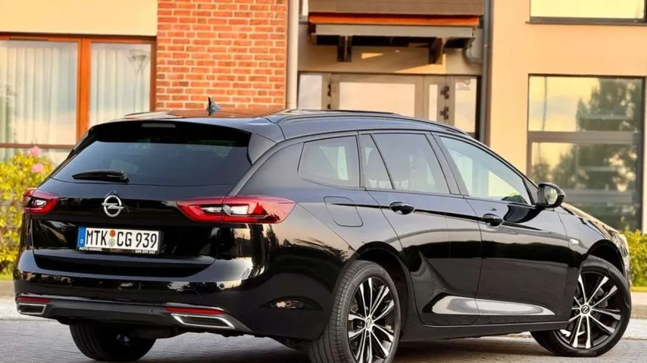 OPEL Insignia -