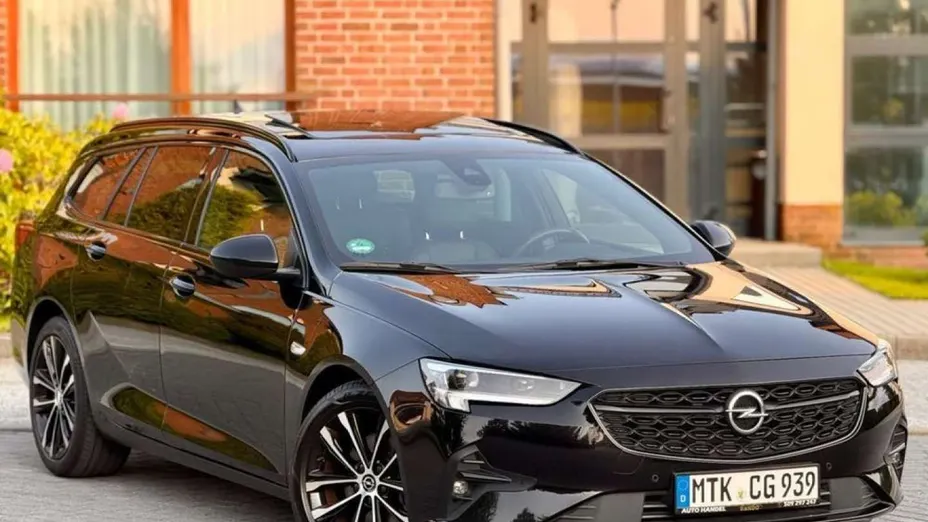 OPEL Insignia -