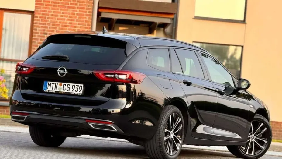 OPEL Insignia -