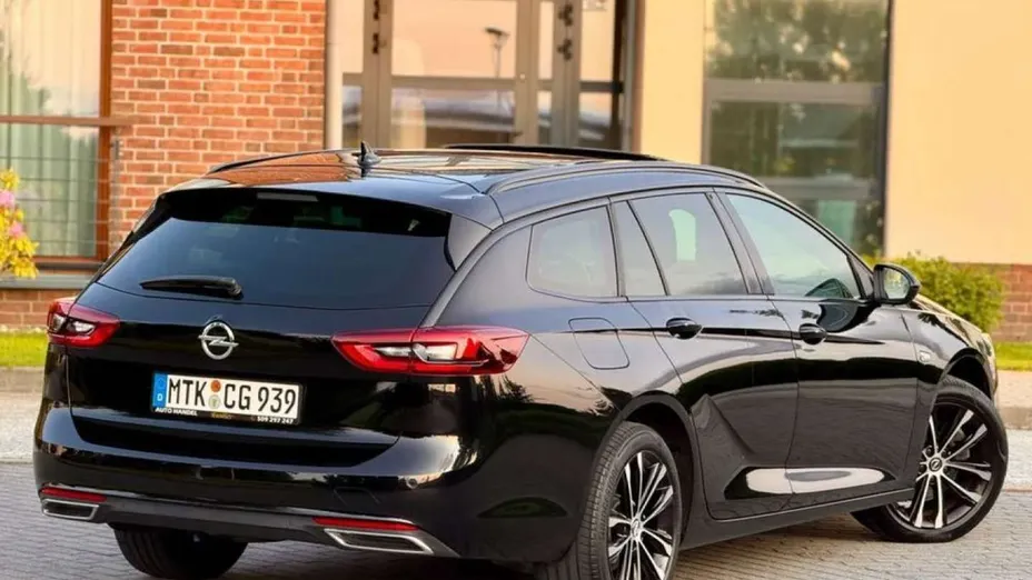 OPEL Insignia -