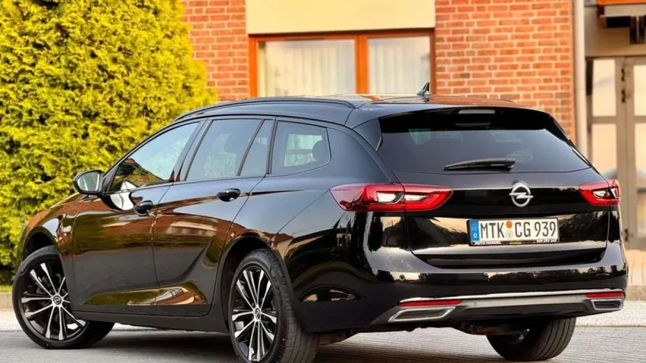 OPEL Insignia -