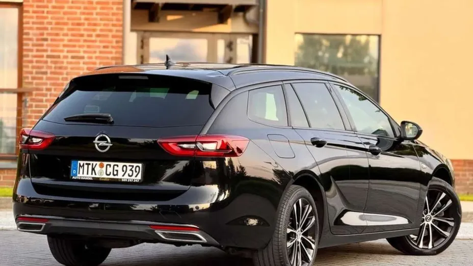OPEL Insignia -