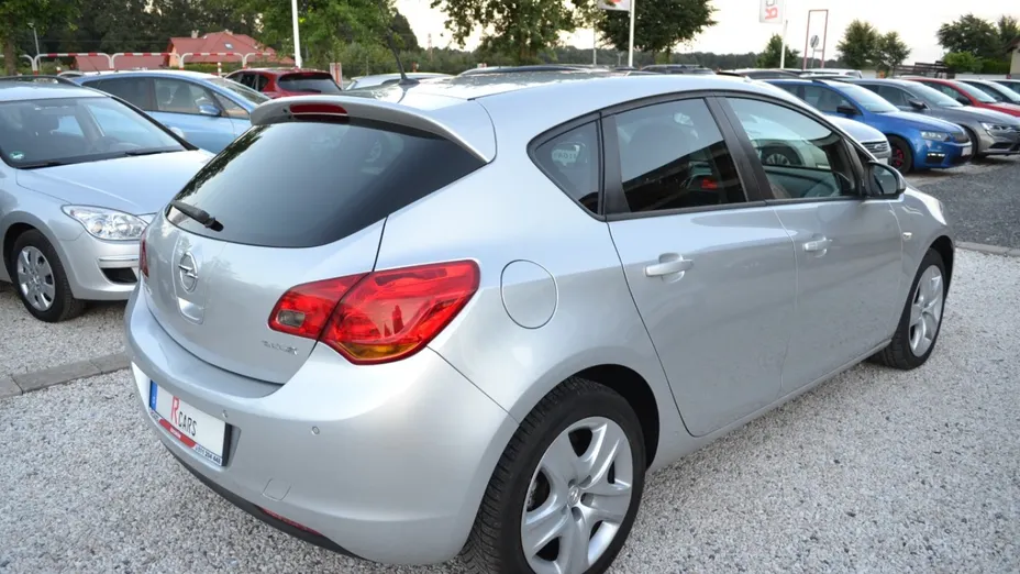 OPEL Astra -