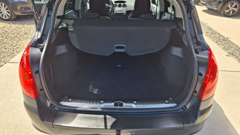 PEUGEOT 308 -