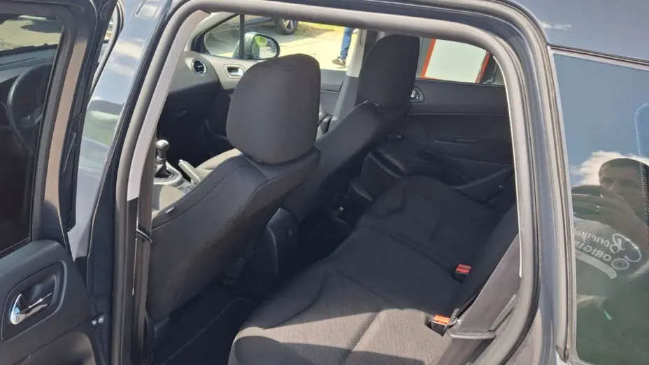 PEUGEOT 308 -