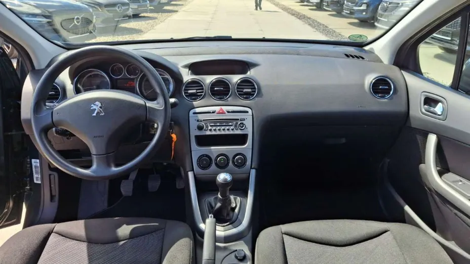 PEUGEOT 308 -