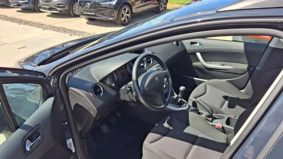 PEUGEOT 308 -