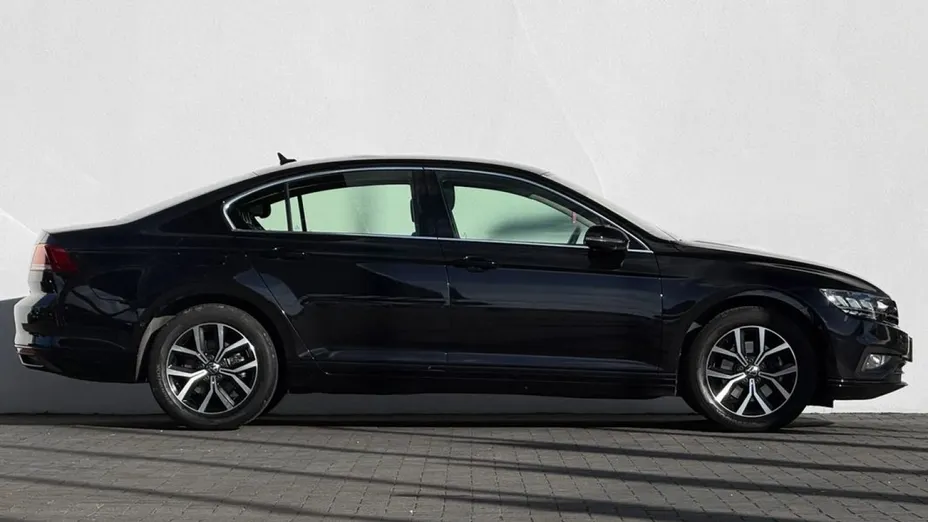 VOLKSWAGEN Passat -