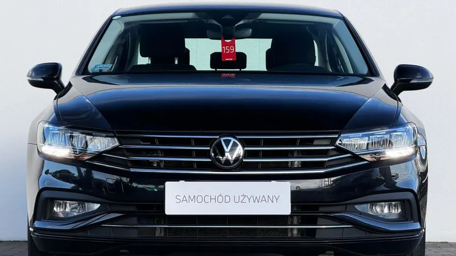 VOLKSWAGEN Passat -