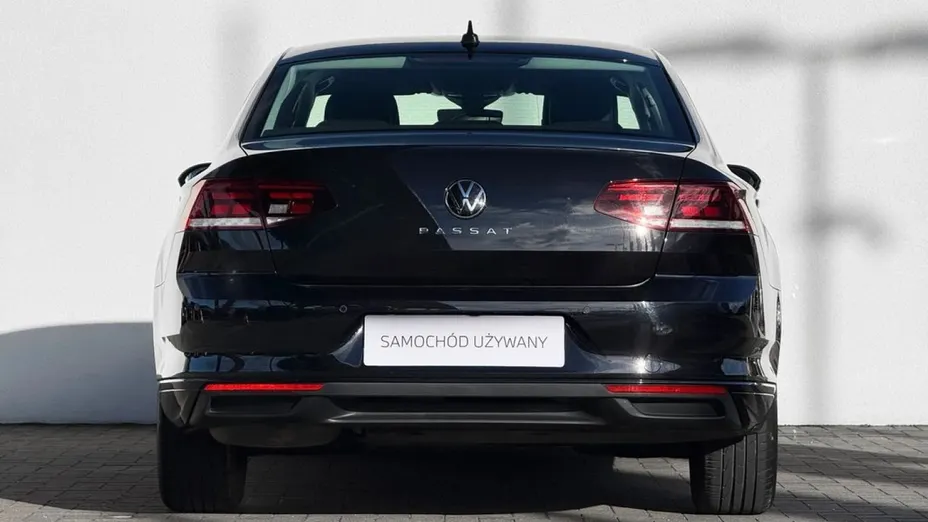 VOLKSWAGEN Passat -
