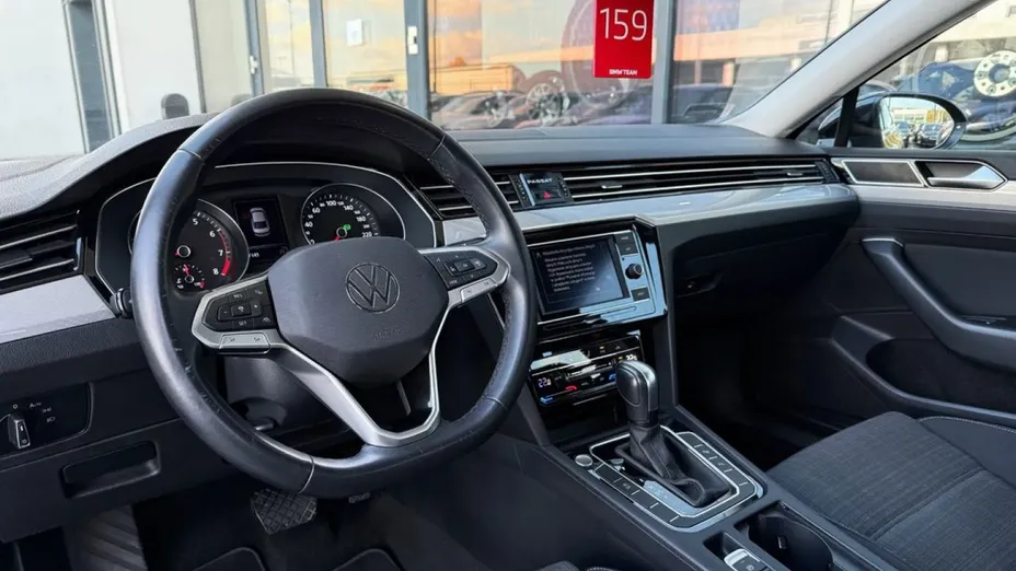 VOLKSWAGEN Passat -