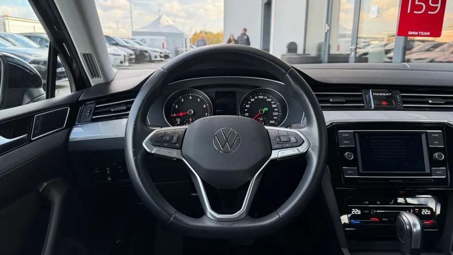 VOLKSWAGEN Passat -