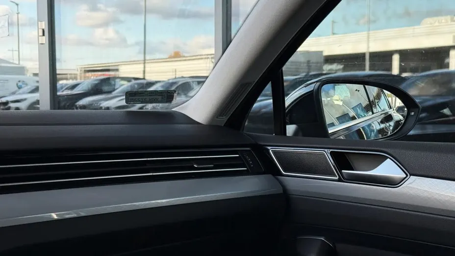 VOLKSWAGEN Passat -