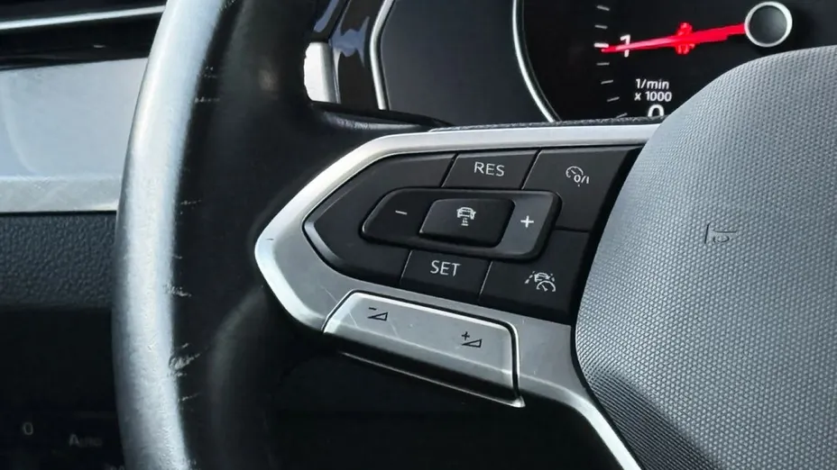 VOLKSWAGEN Passat -