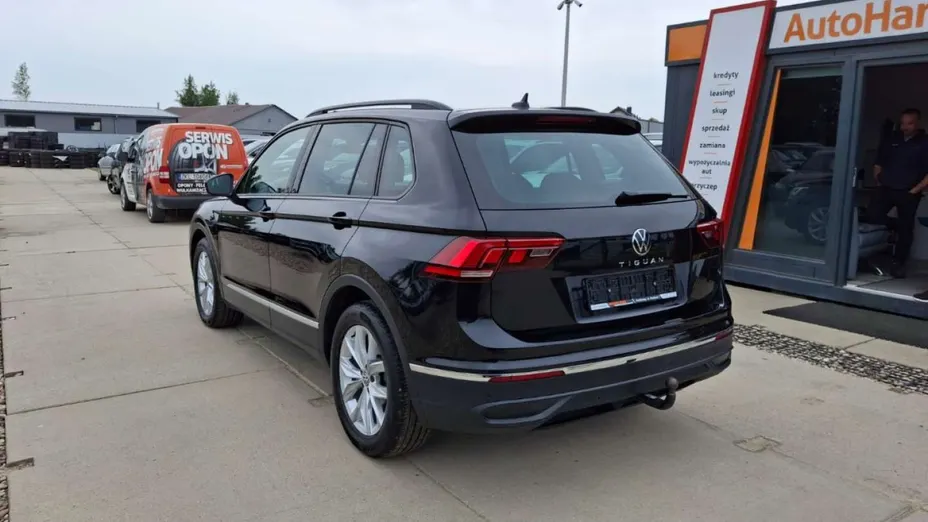 VOLKSWAGEN Tiguan -