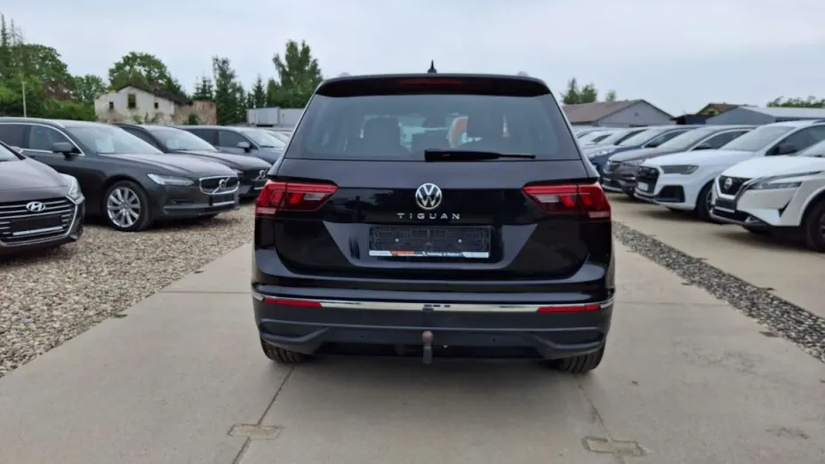 VOLKSWAGEN Tiguan -
