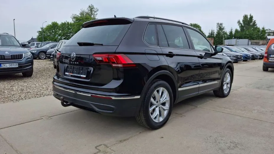 VOLKSWAGEN Tiguan -