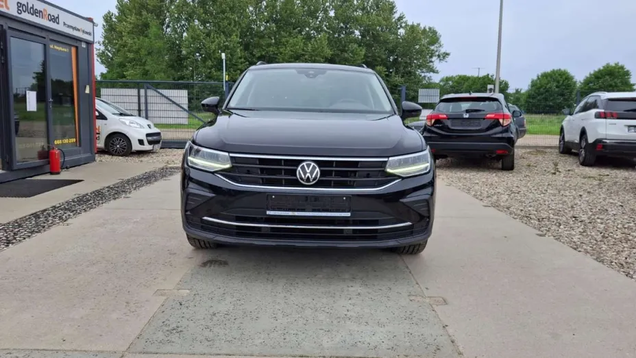 VOLKSWAGEN Tiguan -