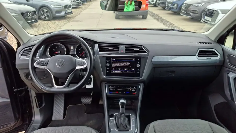 VOLKSWAGEN Tiguan -